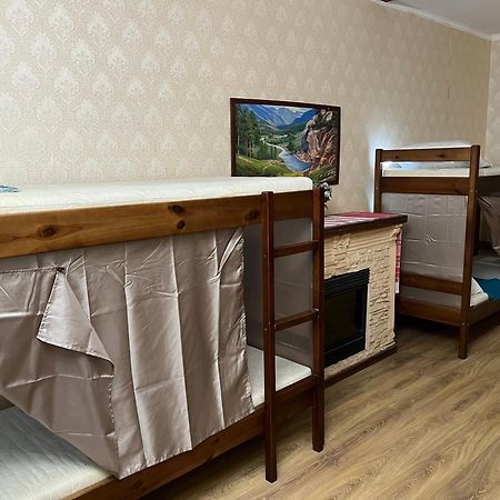 Ararat-Osokorki Hostel 基輔 外观 照片