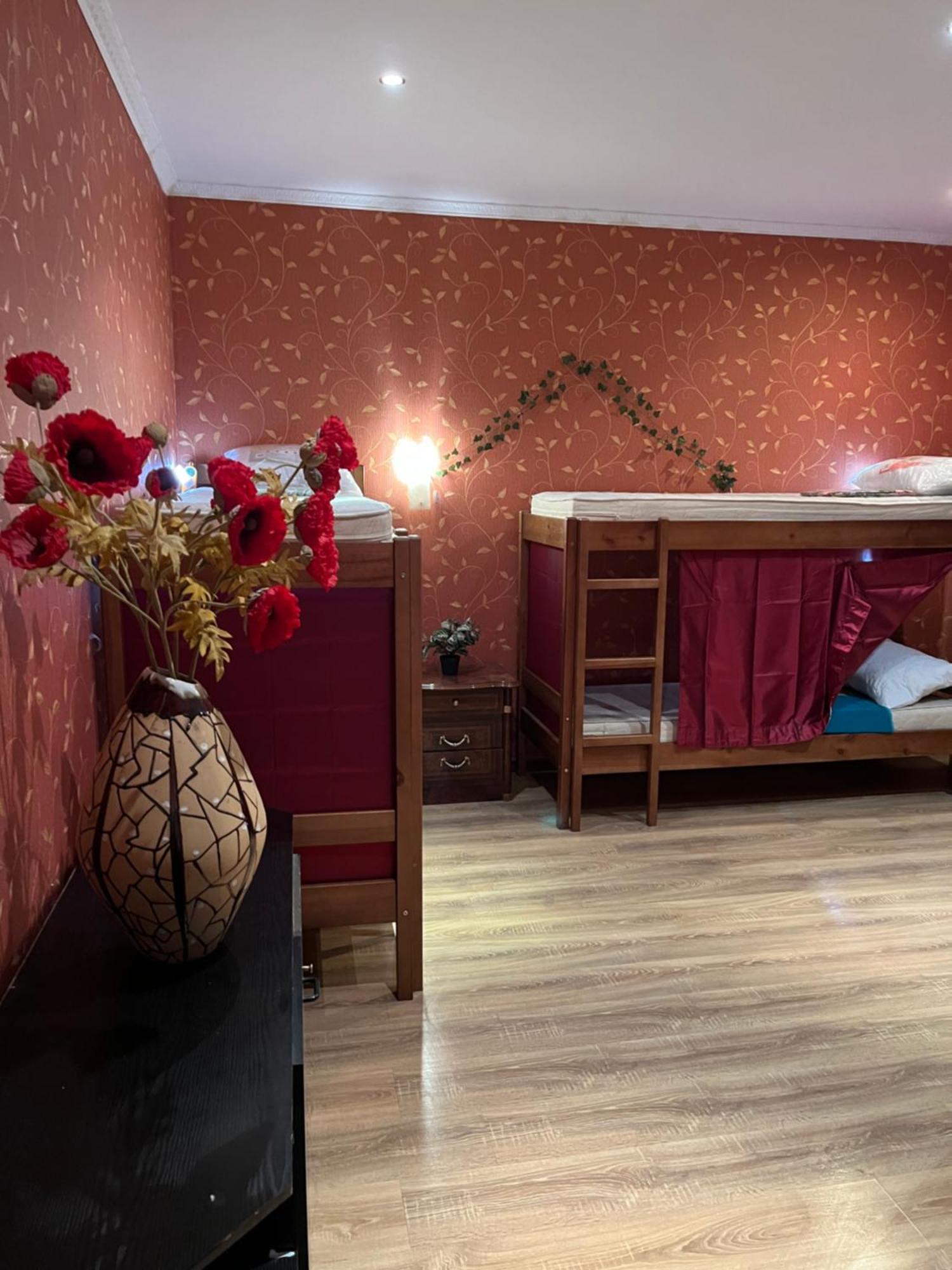 Ararat-Osokorki Hostel 基輔 外观 照片